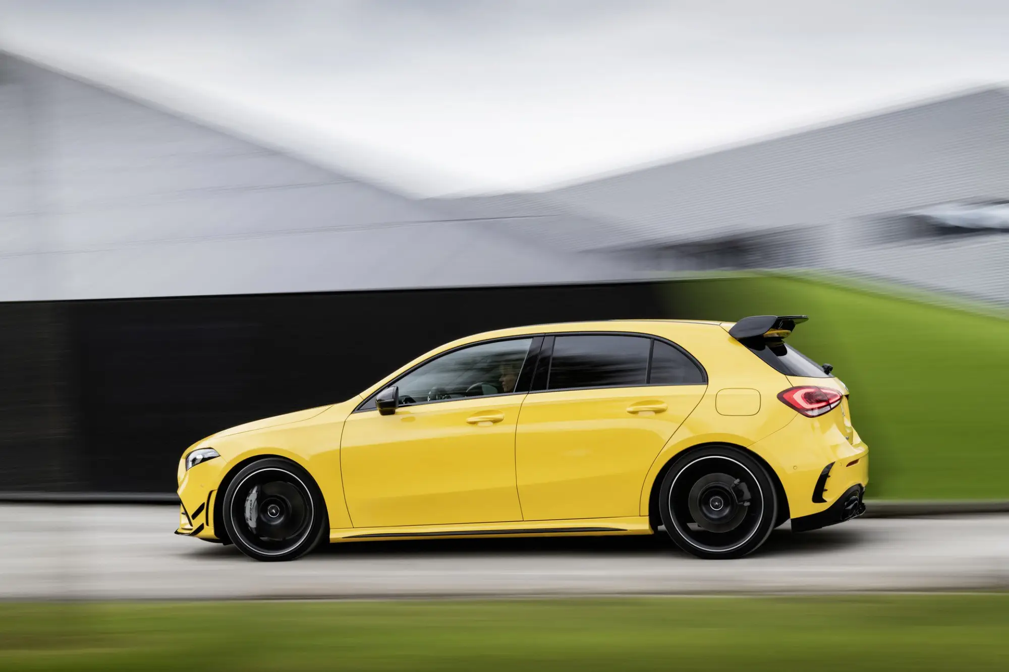 Mercedes-AMG A 35 - 21