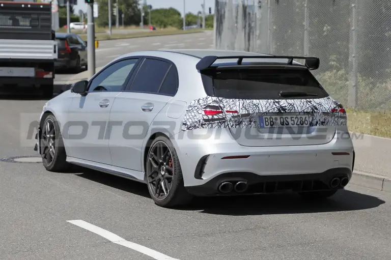 Mercedes-AMG A 45 2023 - Foto Spia 19-07-2022 - 8