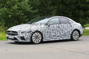 Mercedes-AMG A35 Sedan foto spia 21 giugno 2018 - 3