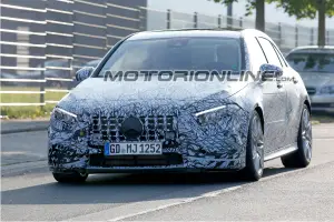 Mercedes-AMG A45 foto spia 20 settembre 2017