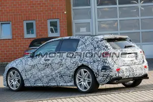 Mercedes-AMG A45 foto spia 20 settembre 2017