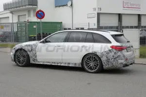 Mercedes-AMG C 43 2023 - Foto Spia 22-02-2022 - 4