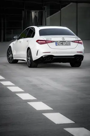 Mercedes-AMG C 43 2023 - Foto
