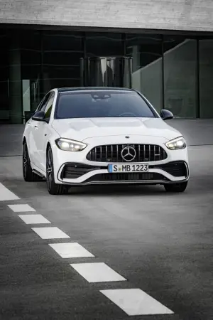 Mercedes-AMG C 43 2023 - Foto