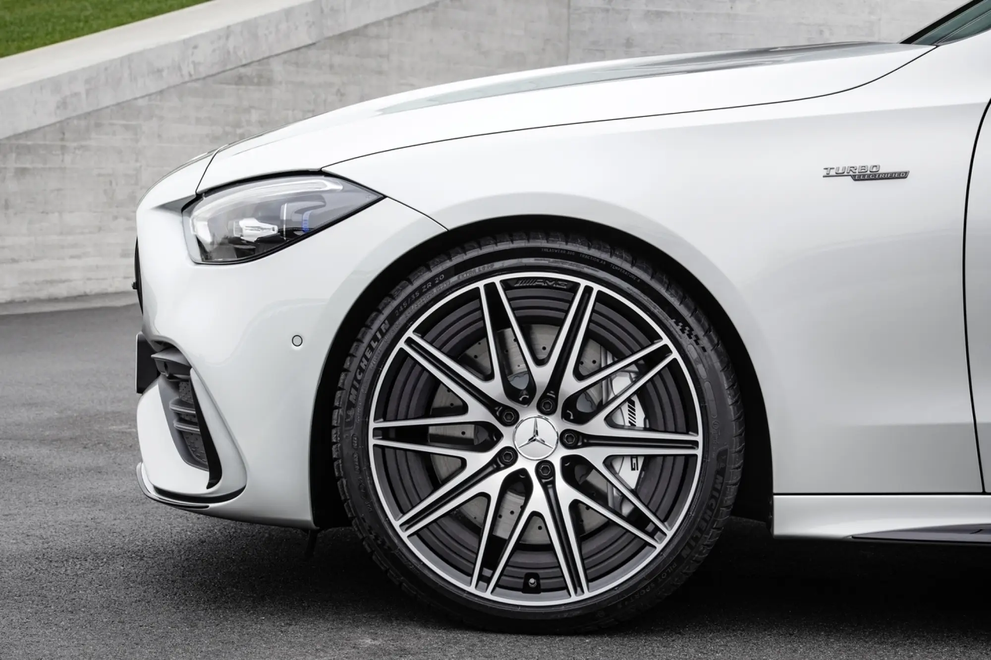 Mercedes-AMG C 43 2023 - Foto - 30