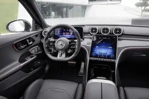 Mercedes-AMG C 43 2023 - Foto