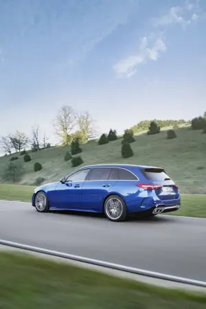 Mercedes-AMG C 43 2023 - Foto