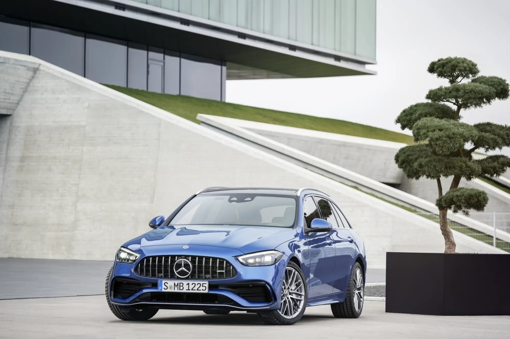 Mercedes-AMG C 43 2023 - Foto - 41