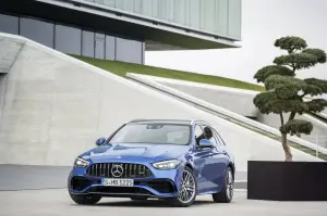 Mercedes-AMG C 43 2023 - Foto