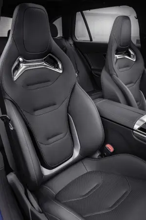 Mercedes-AMG C 43 2023 - Foto