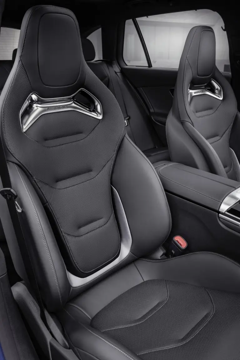 Mercedes-AMG C 43 2023 - Foto - 14