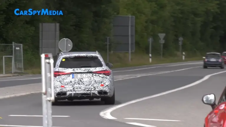 Mercedes-AMG C 63 2023 - Foto spia Car Spy Media - 4
