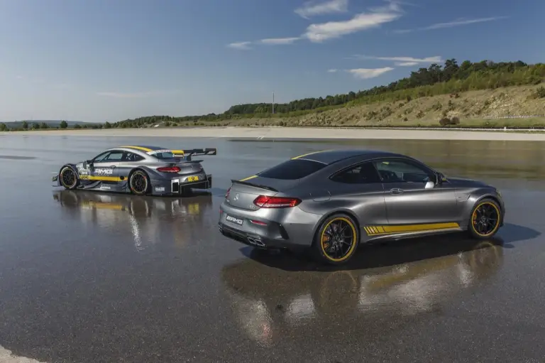 Mercedes-AMG C 63 Coupe versione DTM 2016 - 6