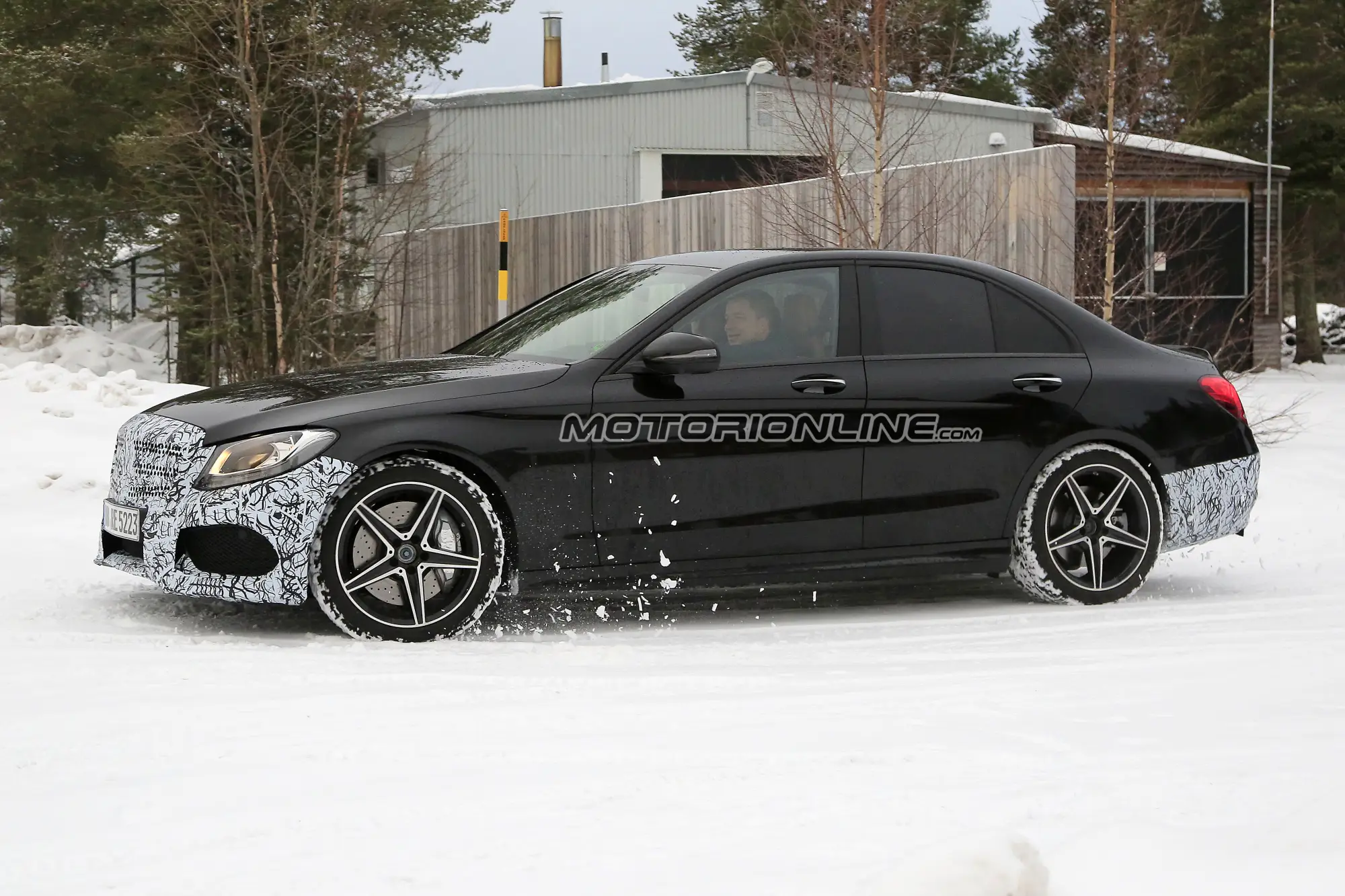 Mercedes AMG C43 foto spia 12 gennaio 2017 - 5
