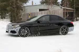 Mercedes AMG C43 foto spia 12 gennaio 2017 - 5