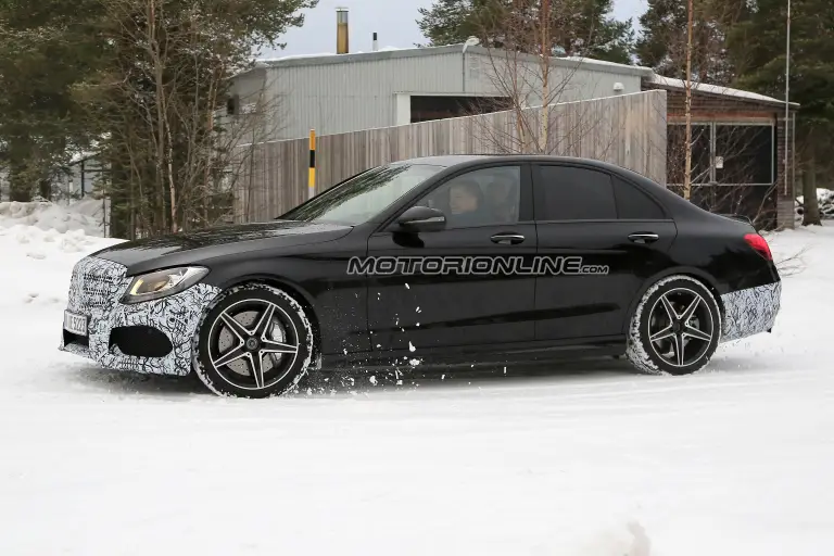 Mercedes AMG C43 foto spia 12 gennaio 2017 - 5