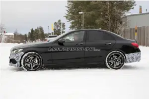 Mercedes AMG C43 foto spia 12 gennaio 2017 - 6