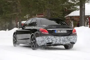 Mercedes AMG C43 foto spia 12 gennaio 2017 - 8