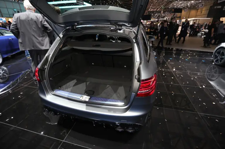 Mercedes AMG C43 - Salone di Ginevra 2018 - 7