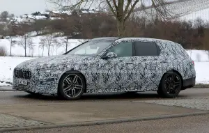 Mercedes-AMG C43 Station Wagon 2022 - Foto spia 27-01-2021