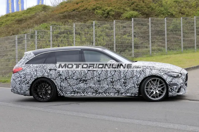 Mercedes-AMG C63 wagon - Foto spia 25-5-2021 - 2