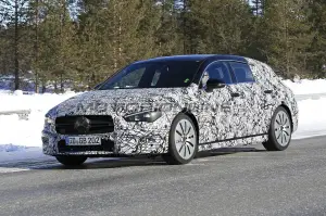 Mercedes-AMG CLA 35 Shooting Brake foto spia 19 marzo 2019