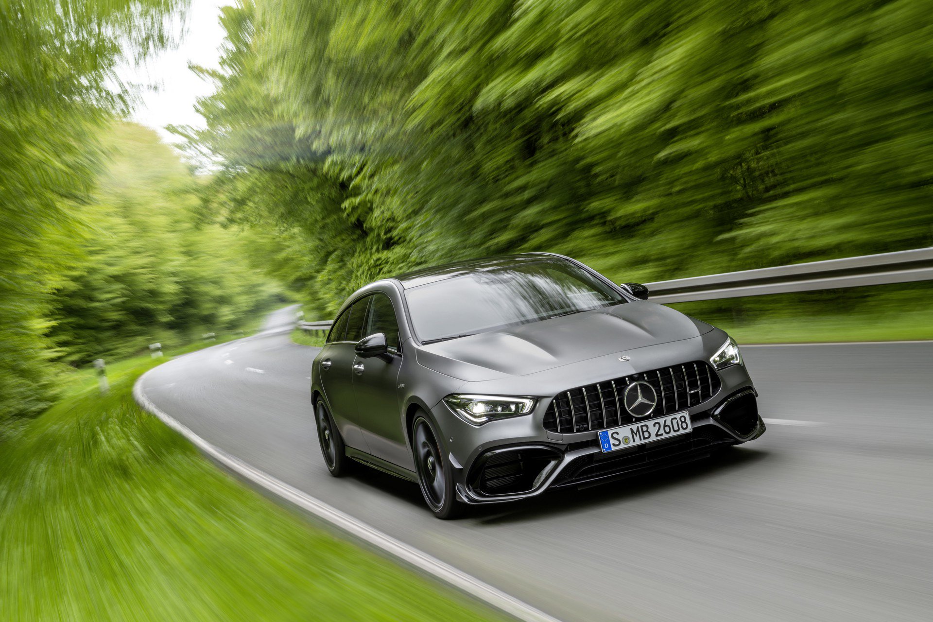 Mercedes-AMG CLA 45 Shooting Brake