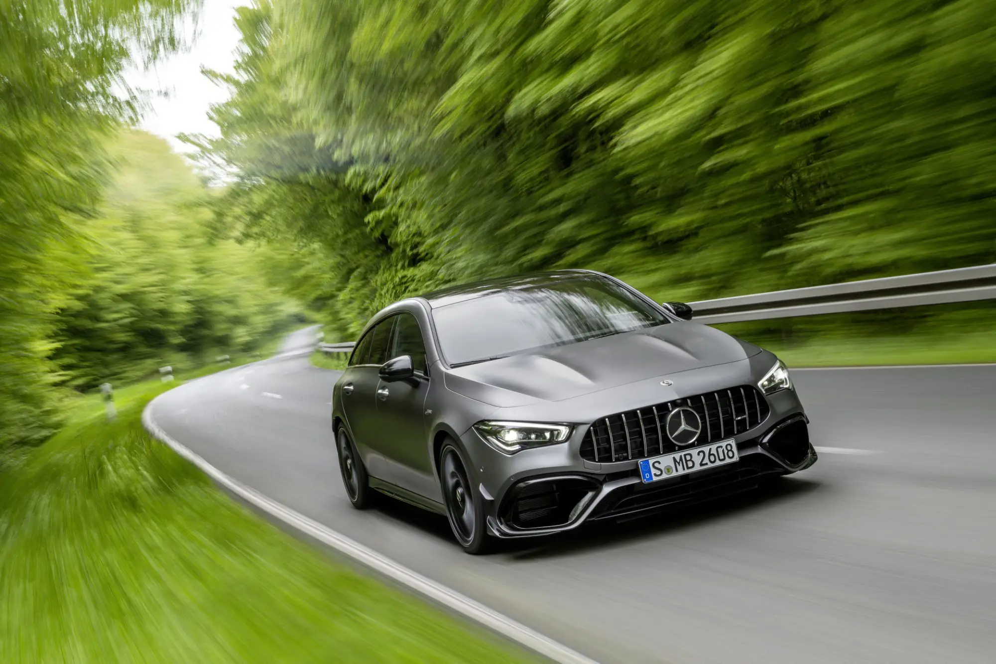 Mercedes-AMG CLA 45 Shooting Brake - 1