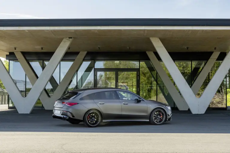 Mercedes-AMG CLA 45 Shooting Brake - 26