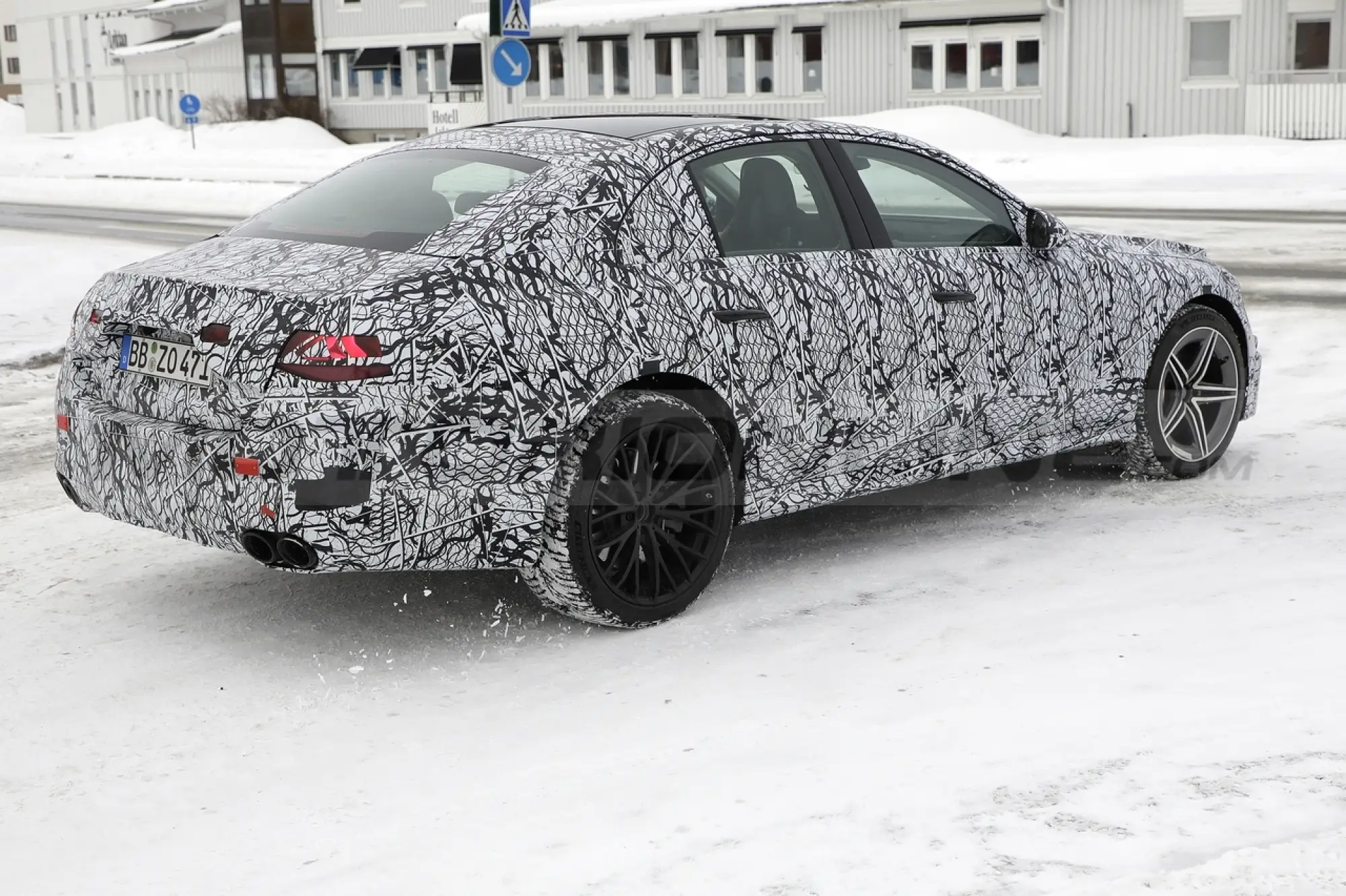 Mercedes-AMG E 53 e 2023 - Foto Spia 09-03-2022 - 14