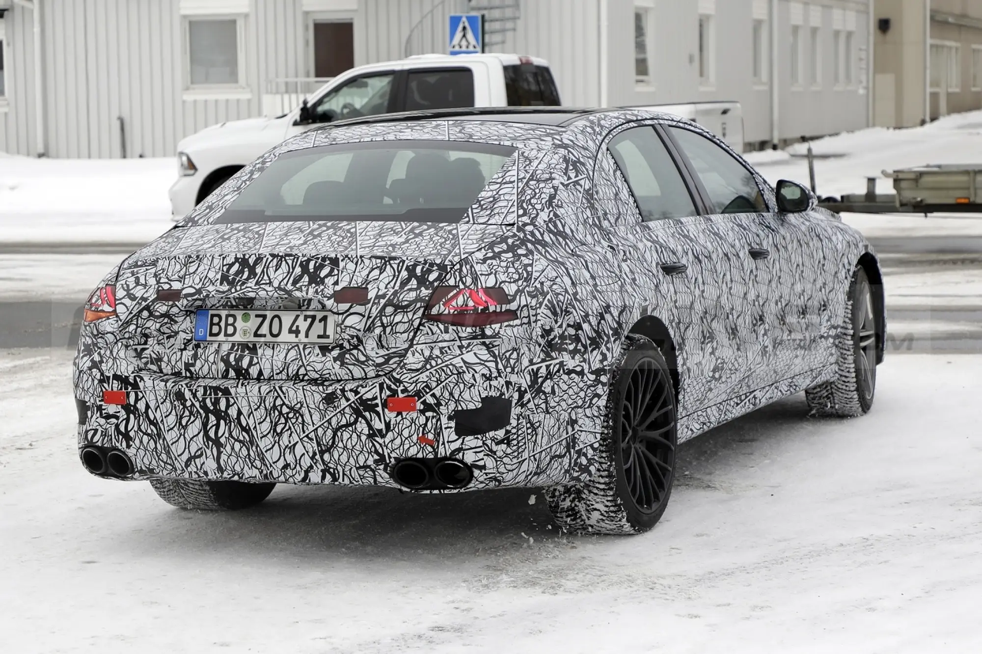Mercedes-AMG E 53 e 2023 - Foto Spia 09-03-2022 - 4