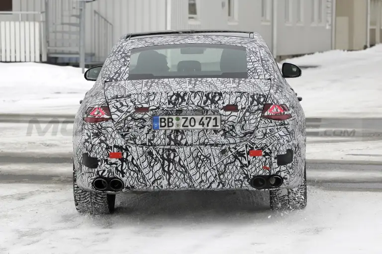 Mercedes-AMG E 53 e 2023 - Foto Spia 09-03-2022 - 22