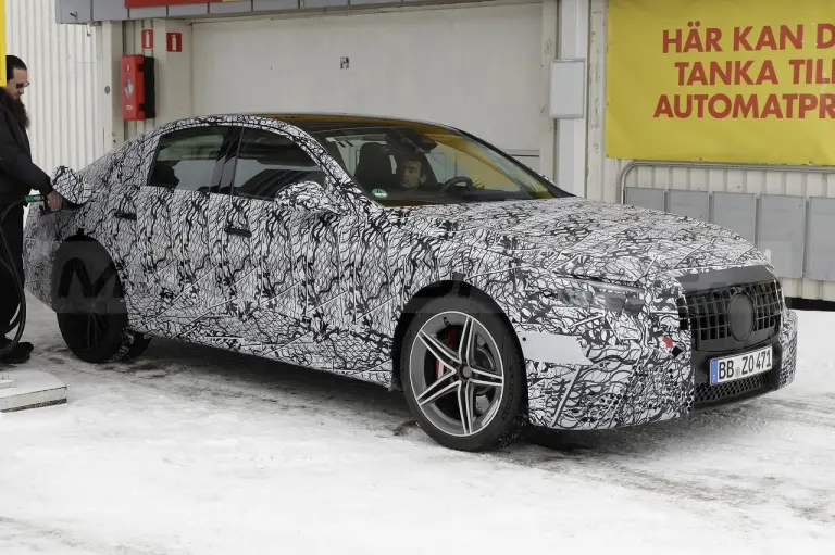 Mercedes-AMG E 53 e 2023 - Foto Spia 09-03-2022 - 15