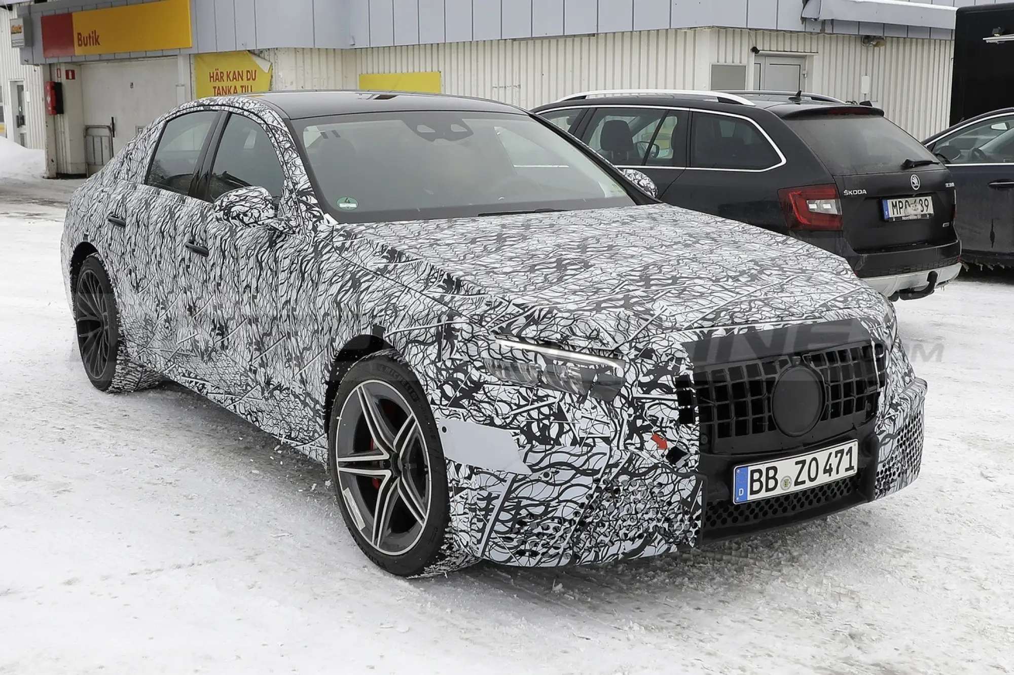 Mercedes-AMG E 53 e 2023 - Foto Spia 09-03-2022 - 11