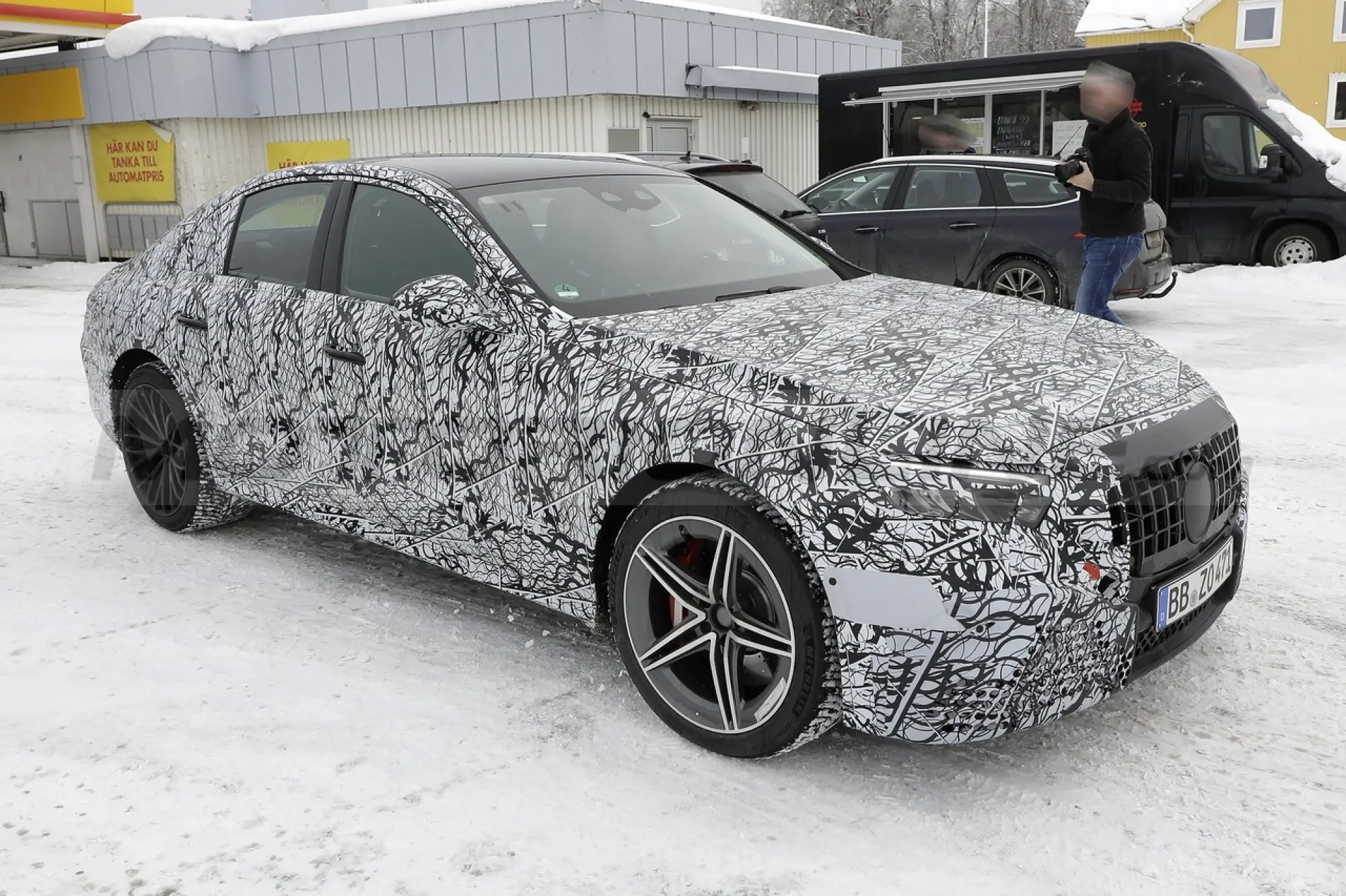 Mercedes-AMG E 53 e 2023 - Foto Spia 09-03-2022 - 9