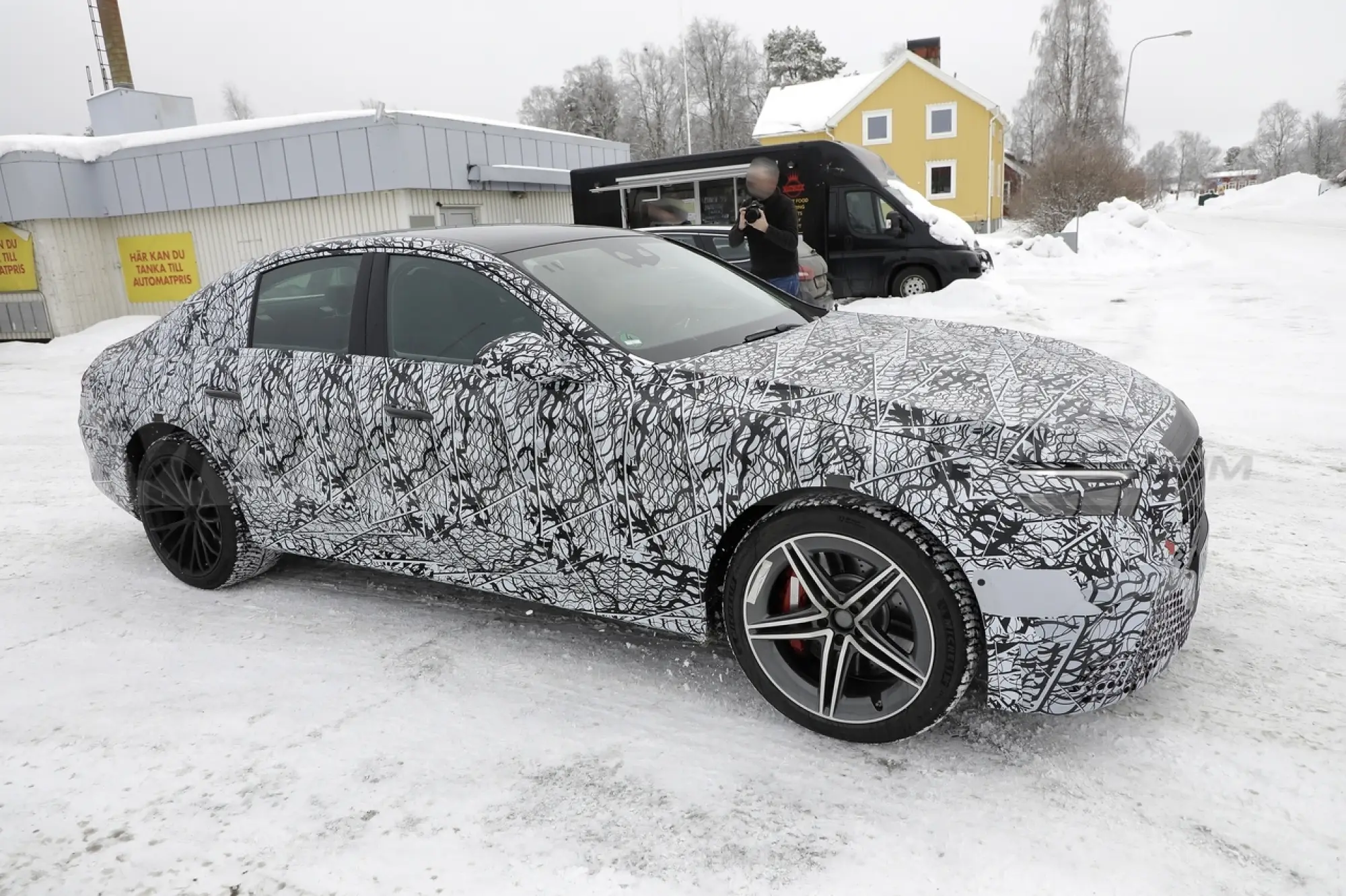 Mercedes-AMG E 53 e 2023 - Foto Spia 09-03-2022 - 8
