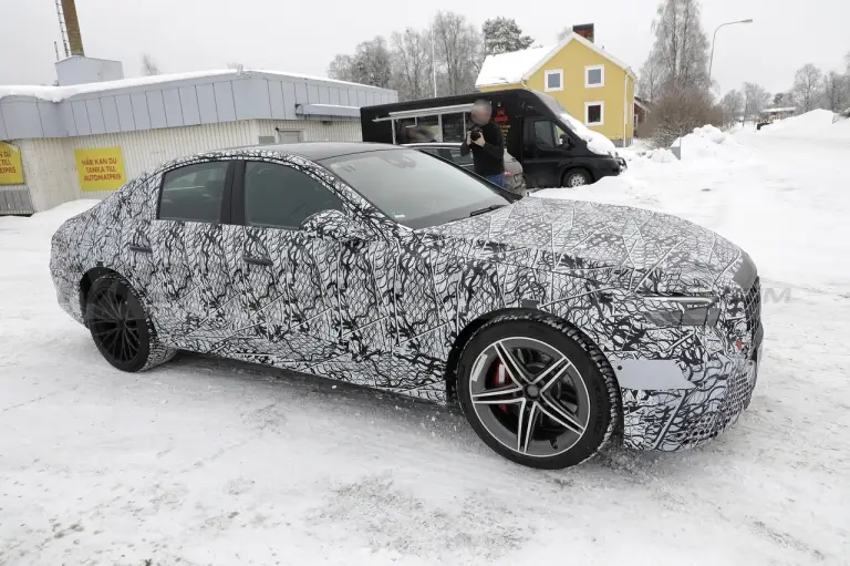 Mercedes-AMG E 53 e 2023 - Foto Spia 09-03-2022 - 8