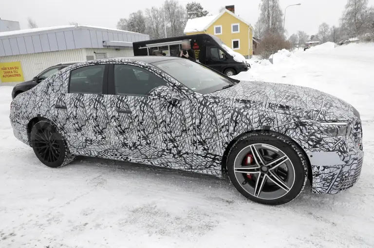 Mercedes-AMG E 53 e 2023 - Foto Spia 09-03-2022 - 10