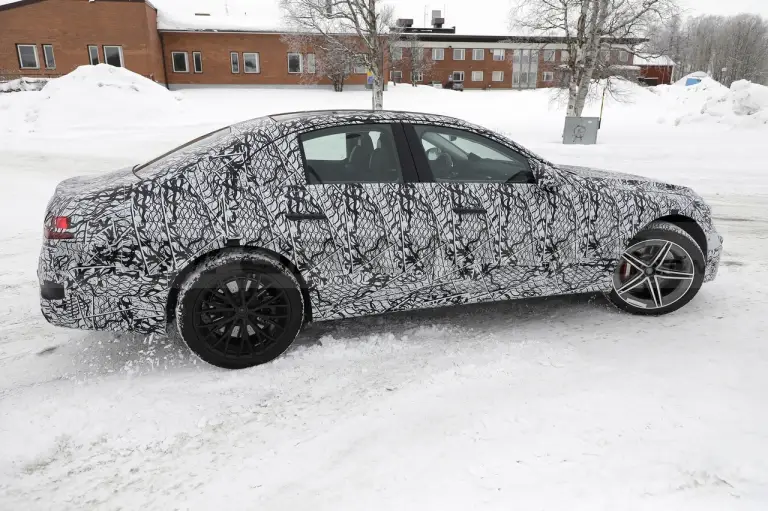 Mercedes-AMG E 53 e 2023 - Foto Spia 09-03-2022 - 19