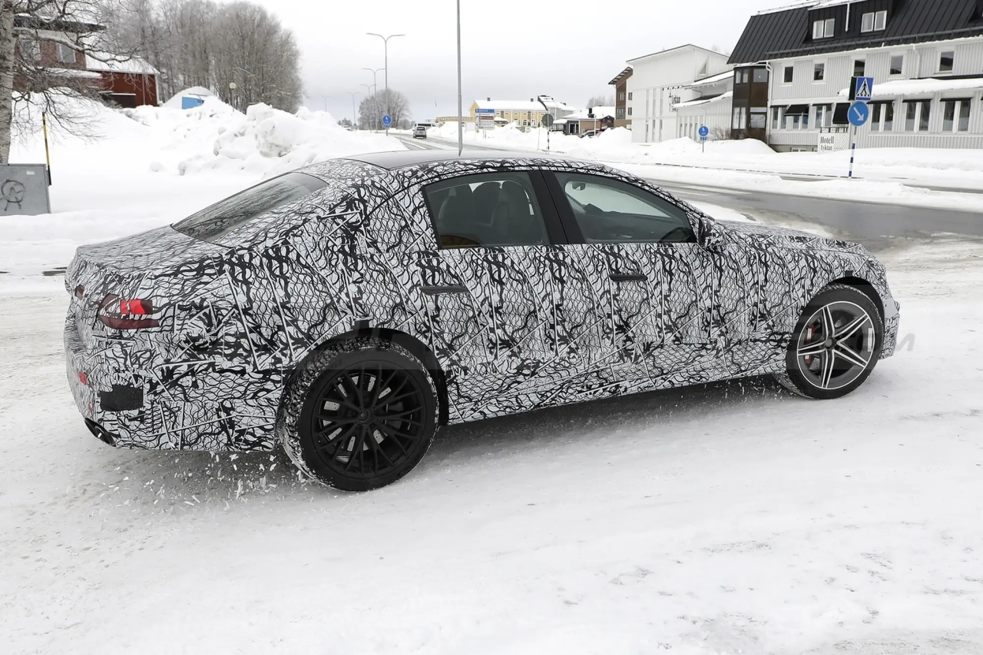 Mercedes-AMG E 53 e 2023 - Foto Spia 09-03-2022 - 21