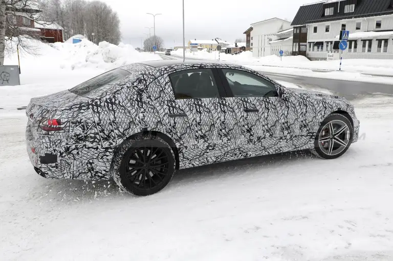 Mercedes-AMG E 53 e 2023 - Foto Spia 09-03-2022 - 21