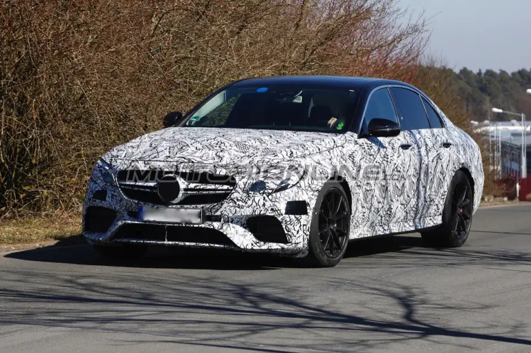 Mercedes-AMG E 63 berlina e SW MY 2017 - Foto spia 03-04-2016 - 14