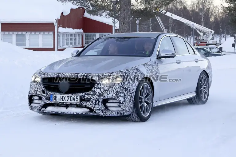 Mercedes-AMG E 63 foto spia 13 marzo 2019 - 4