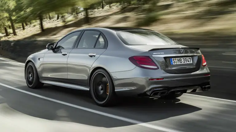 Mercedes-AMG E 63 MY 2017 - 11