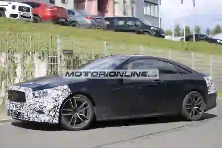 Mercedes-AMG E53 Coupe facelift - Foto spia 19-8-2019 - 19