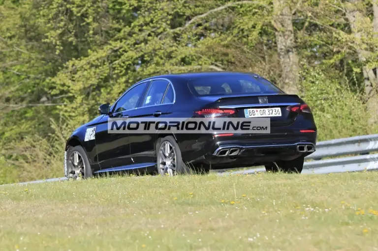 Mercedes-AMG E63 facelift - Foto spia 22-4-2020 - 11