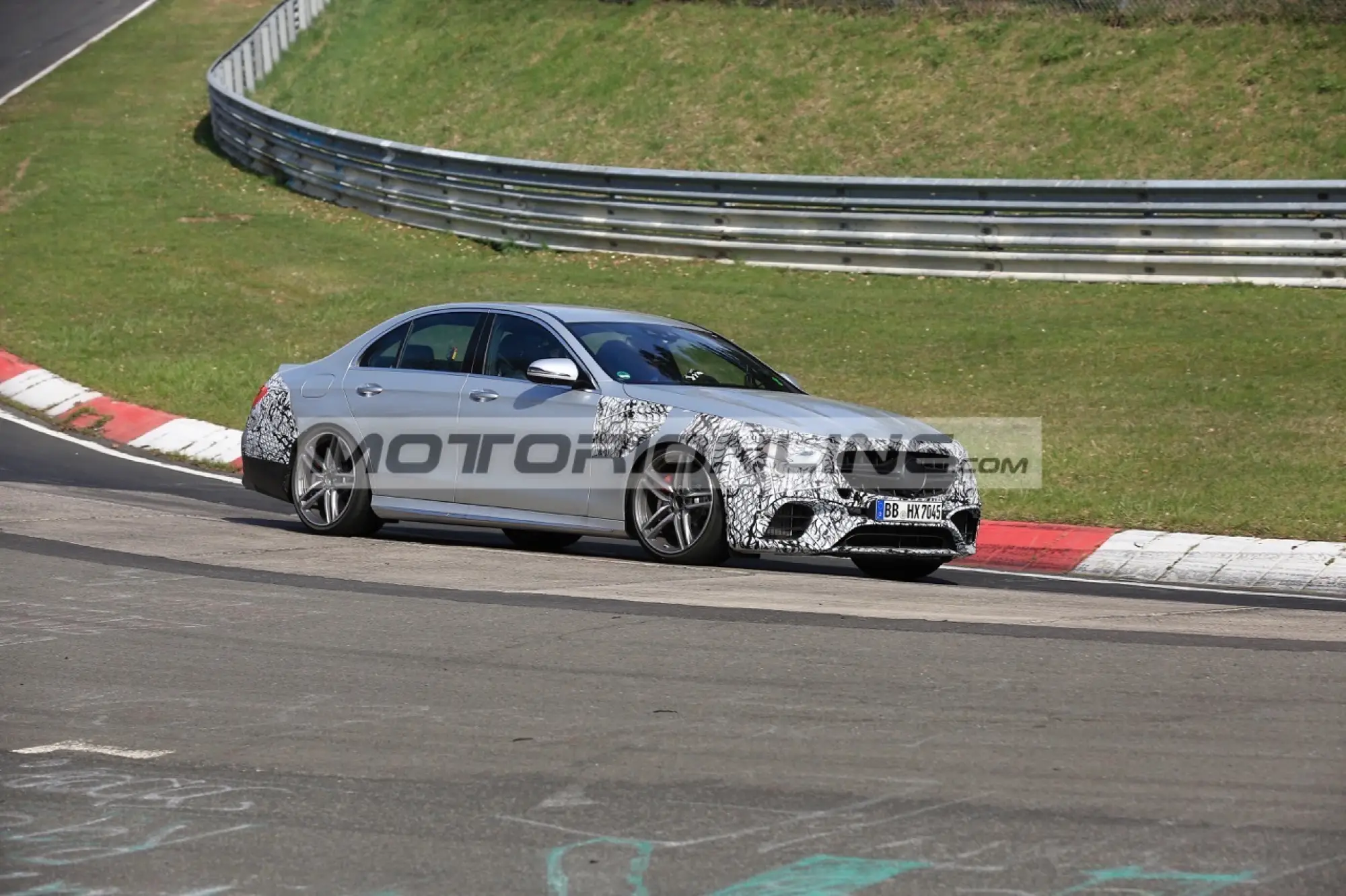 Mercedes-AMG E63 facelift - Foto spia 3-5-2019 - 13