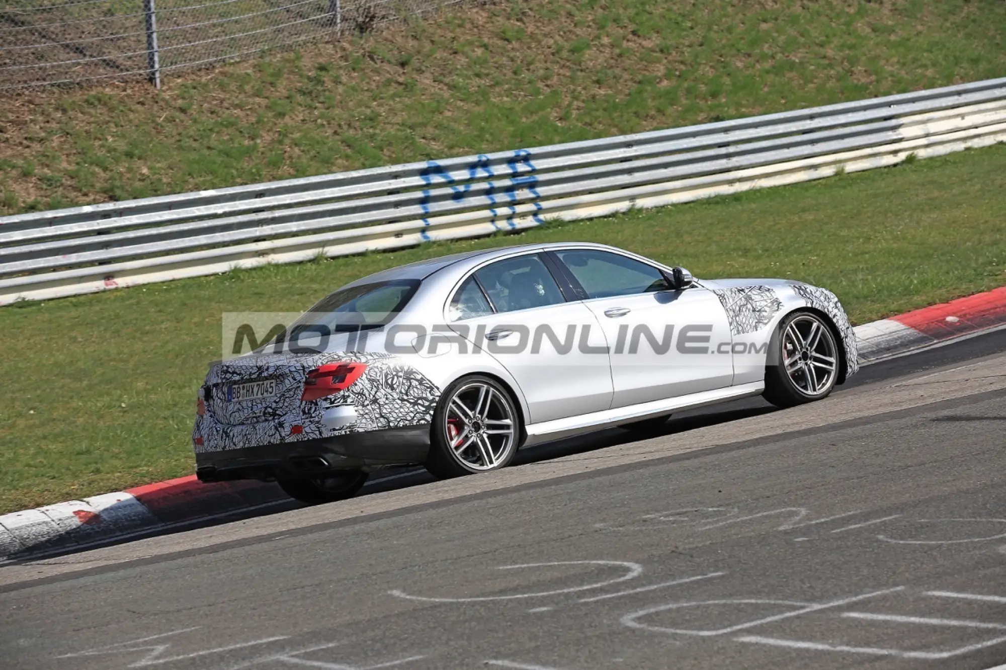 Mercedes-AMG E63 facelift - Foto spia 3-5-2019 - 15