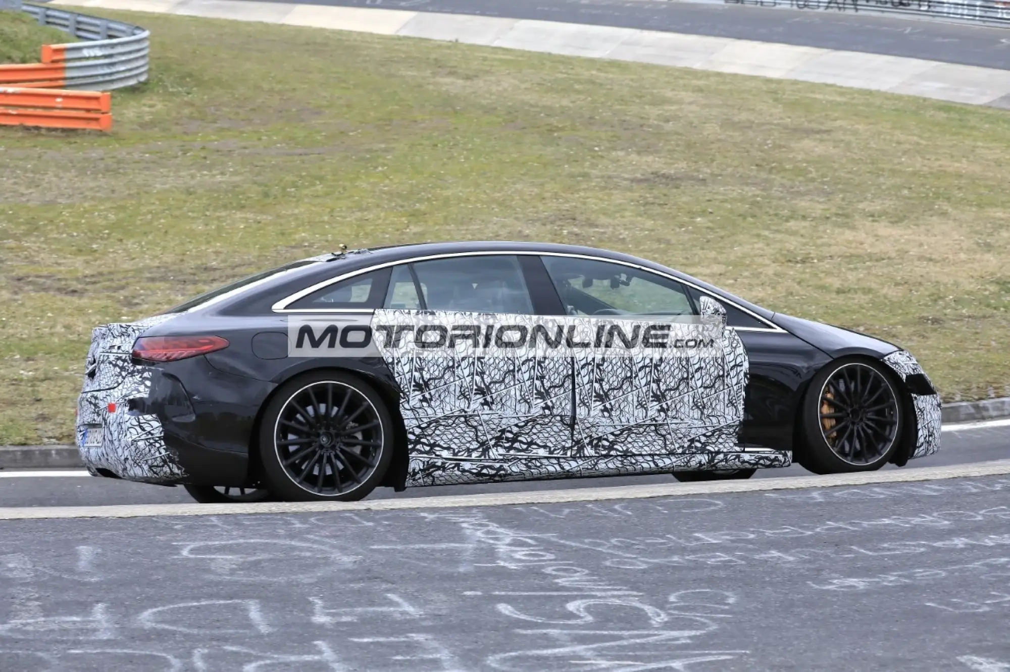 Mercedes-AMG EQS - Foto spia 29-4-2021 - 7