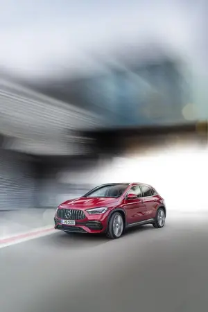 Mercedes-AMG GLA 35